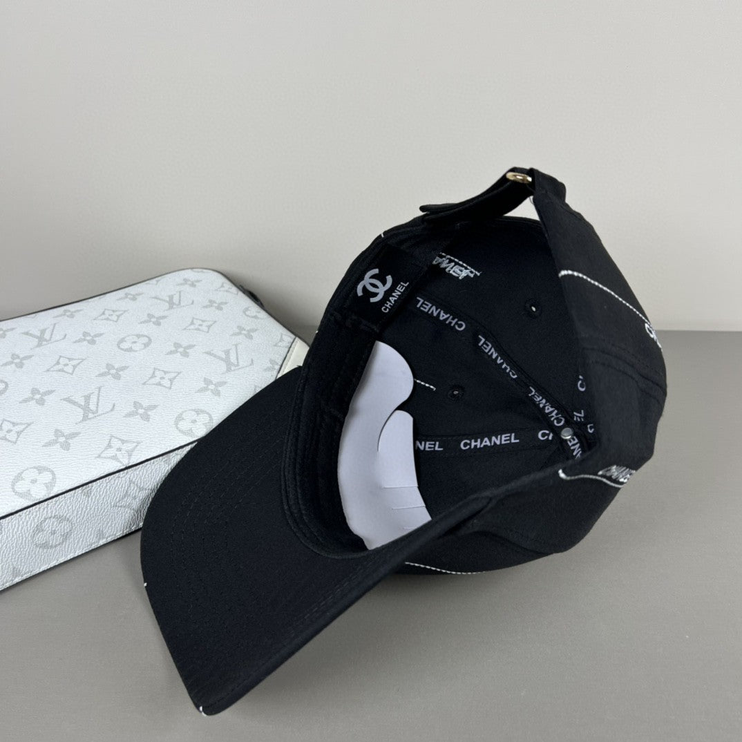 2 Colors Stylish Embroidered Baseball Caps