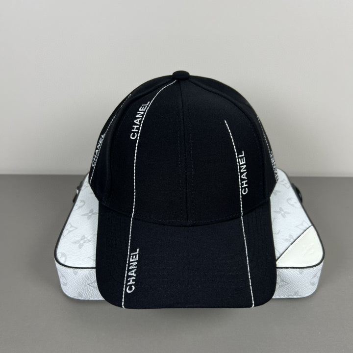 2 Colors Stylish Embroidered Baseball Caps