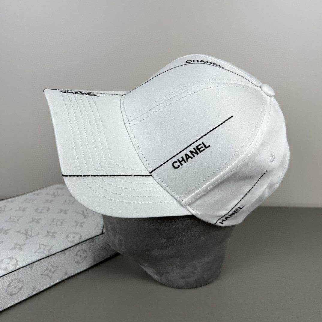 2 Colors Stylish Embroidered Baseball Caps