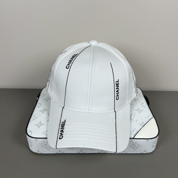 2 Colors Stylish Embroidered Baseball Caps