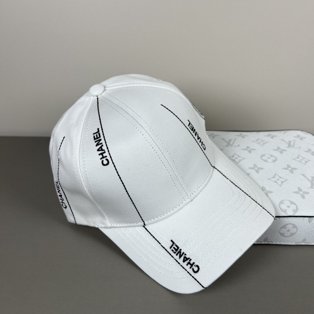 2 Colors Stylish Embroidered Baseball Caps