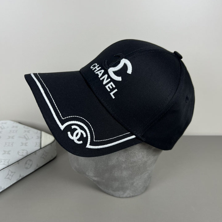 Two-color logo baseball cap