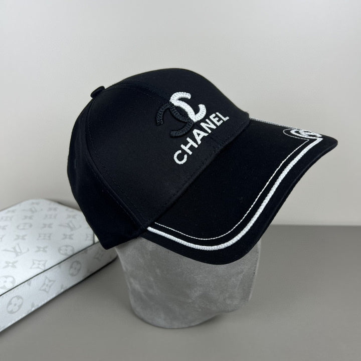 Two-color logo baseball cap
