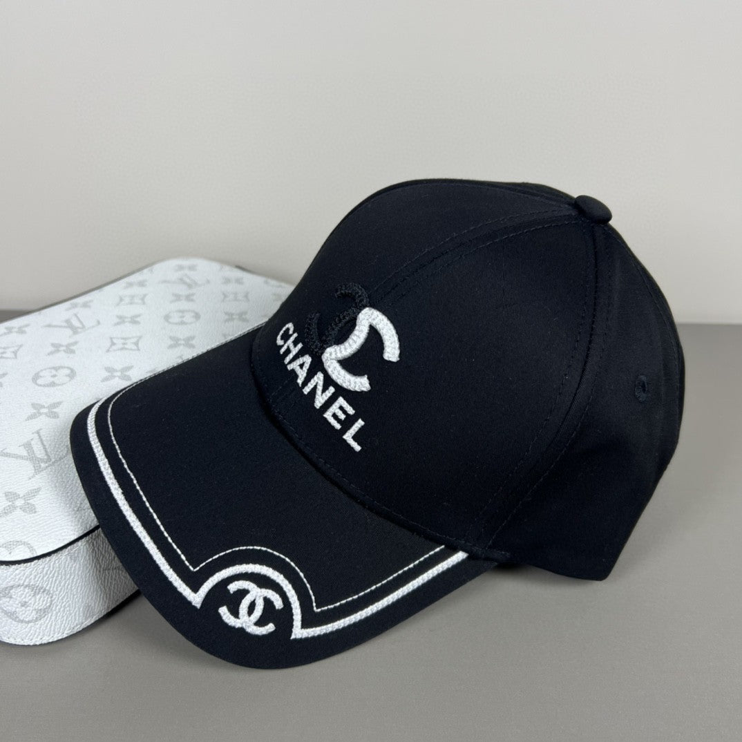 Two-color logo baseball cap