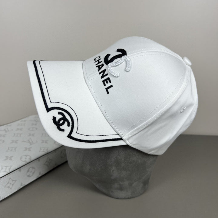 Two-color logo baseball cap