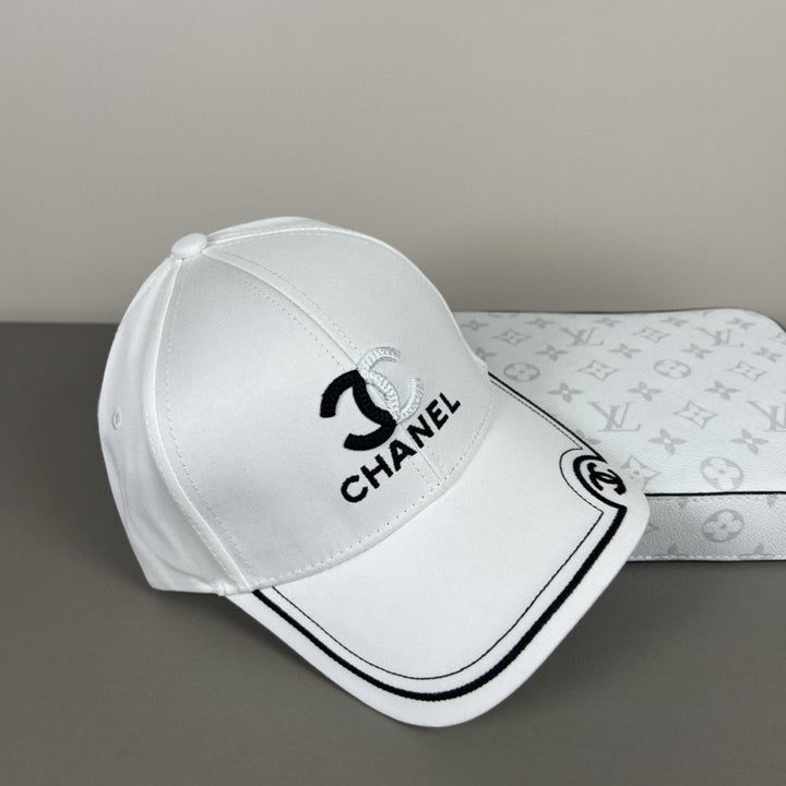 Two-color logo baseball cap