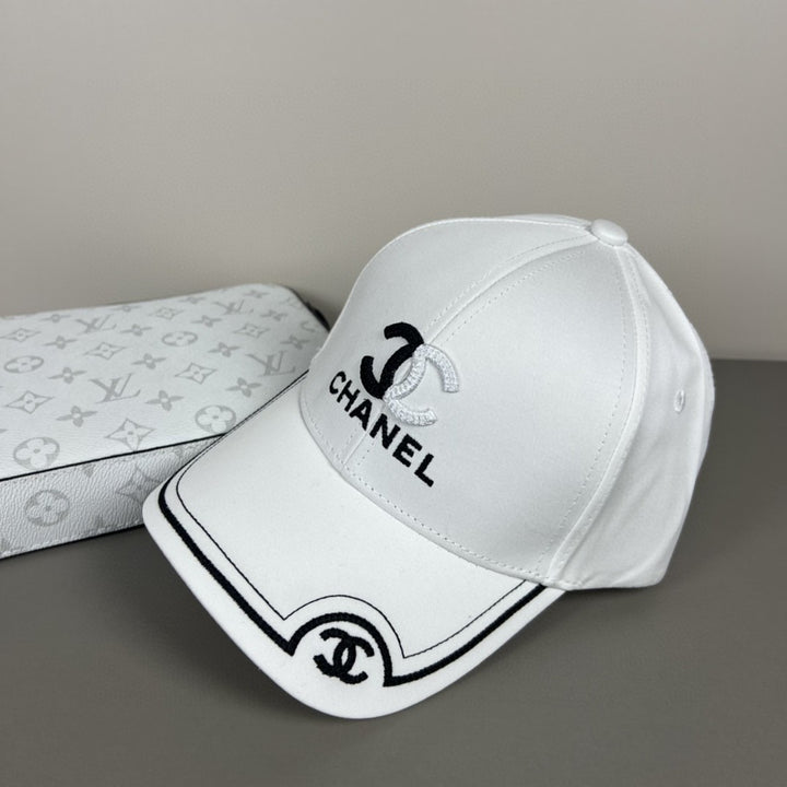 Two-color logo baseball cap