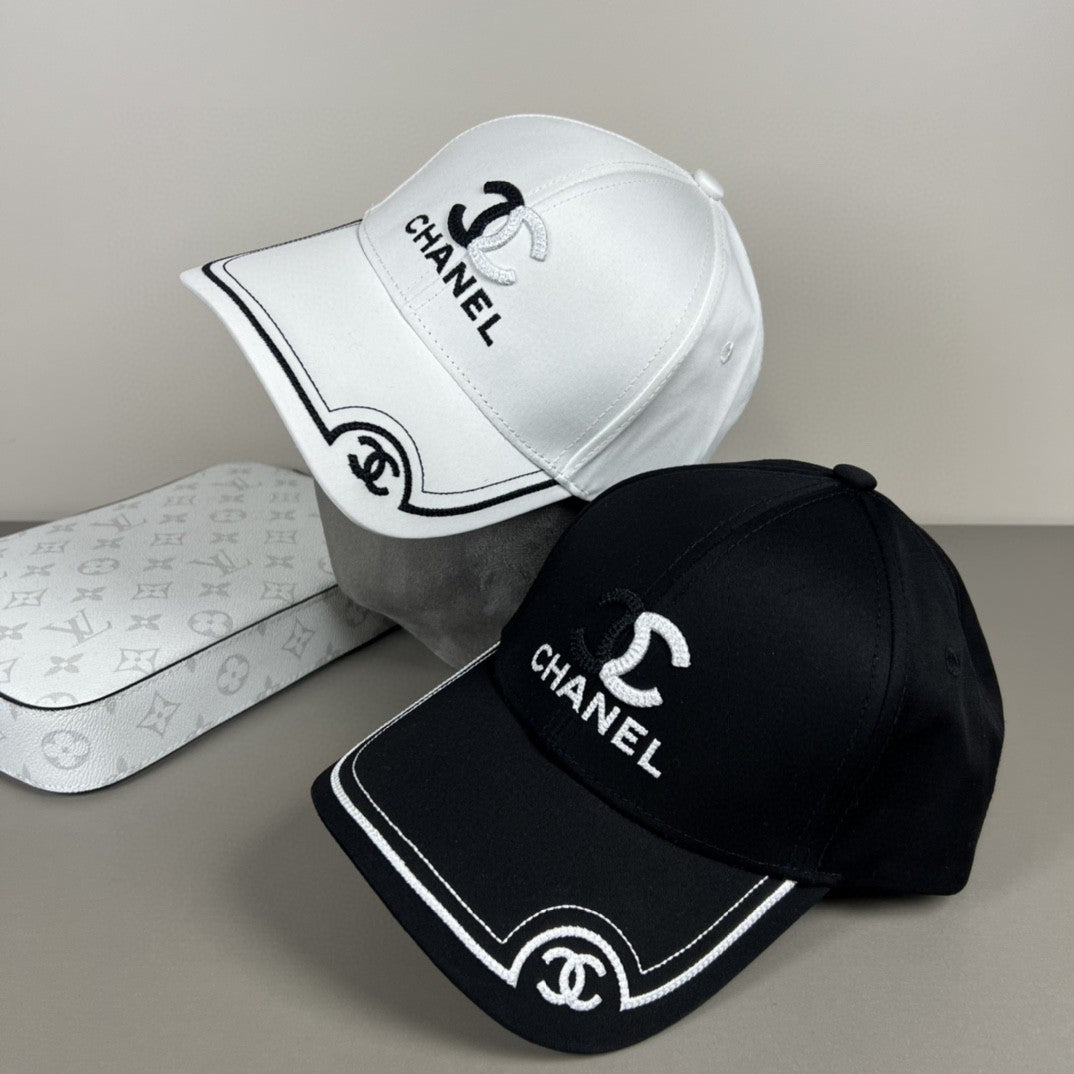 Two-color logo baseball cap