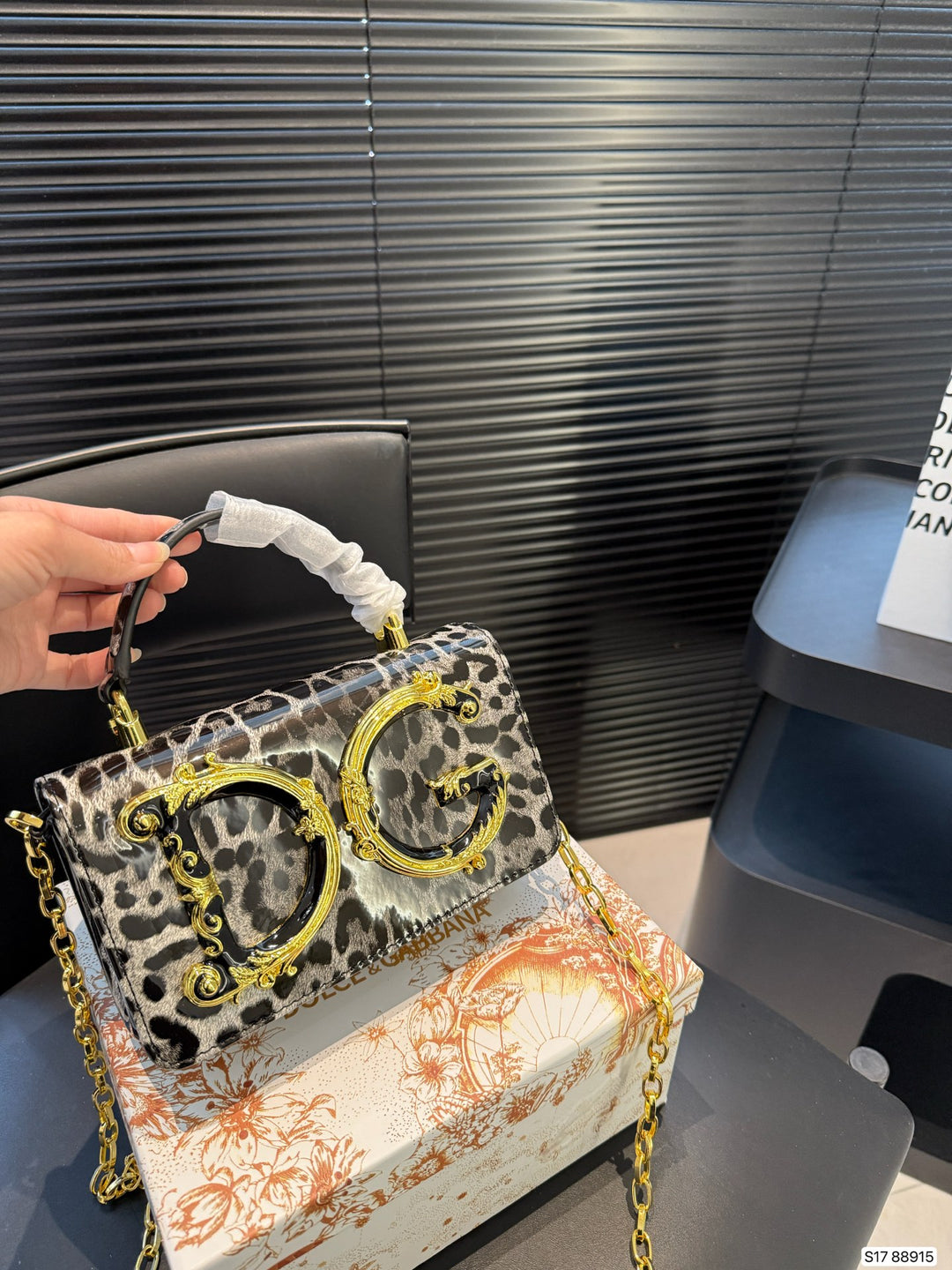 Gorgeous Patent Leather Chain Bag in 8 Colors