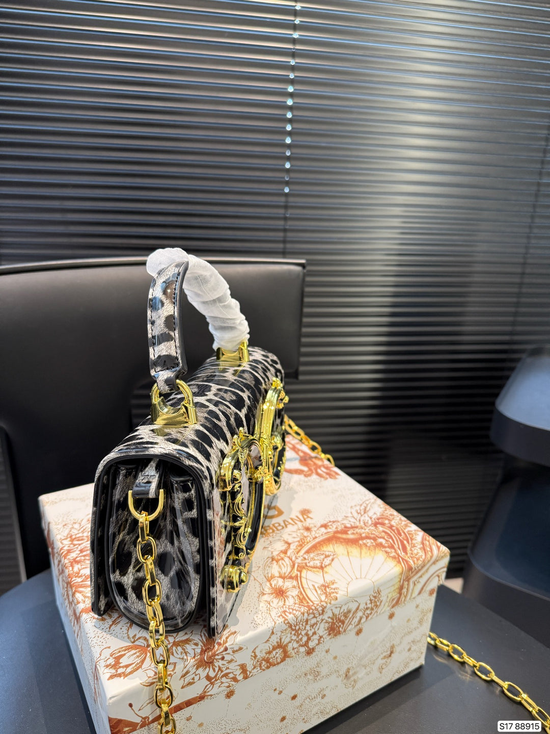 Gorgeous Patent Leather Chain Bag in 8 Colors