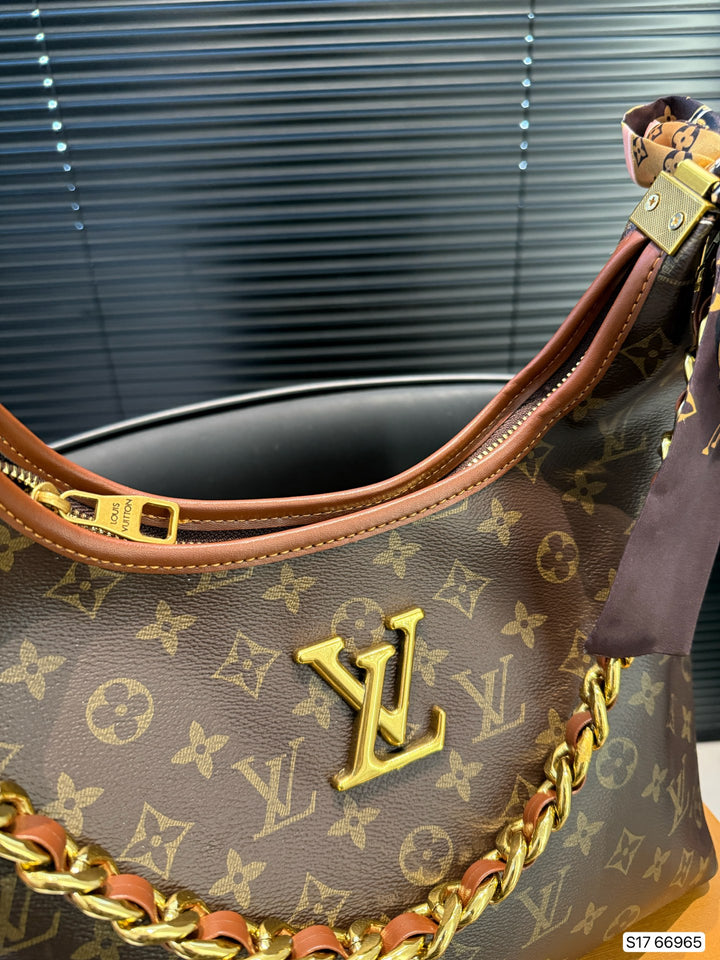 Classic Letter Chain Shoulder Bag