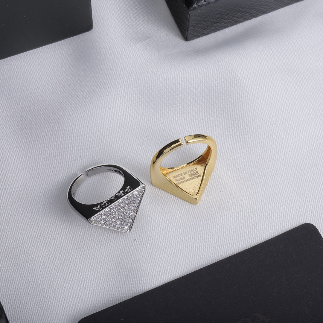 Triangle shaped ring with full diamonds