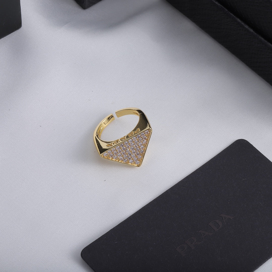 Triangle shaped ring with full diamonds