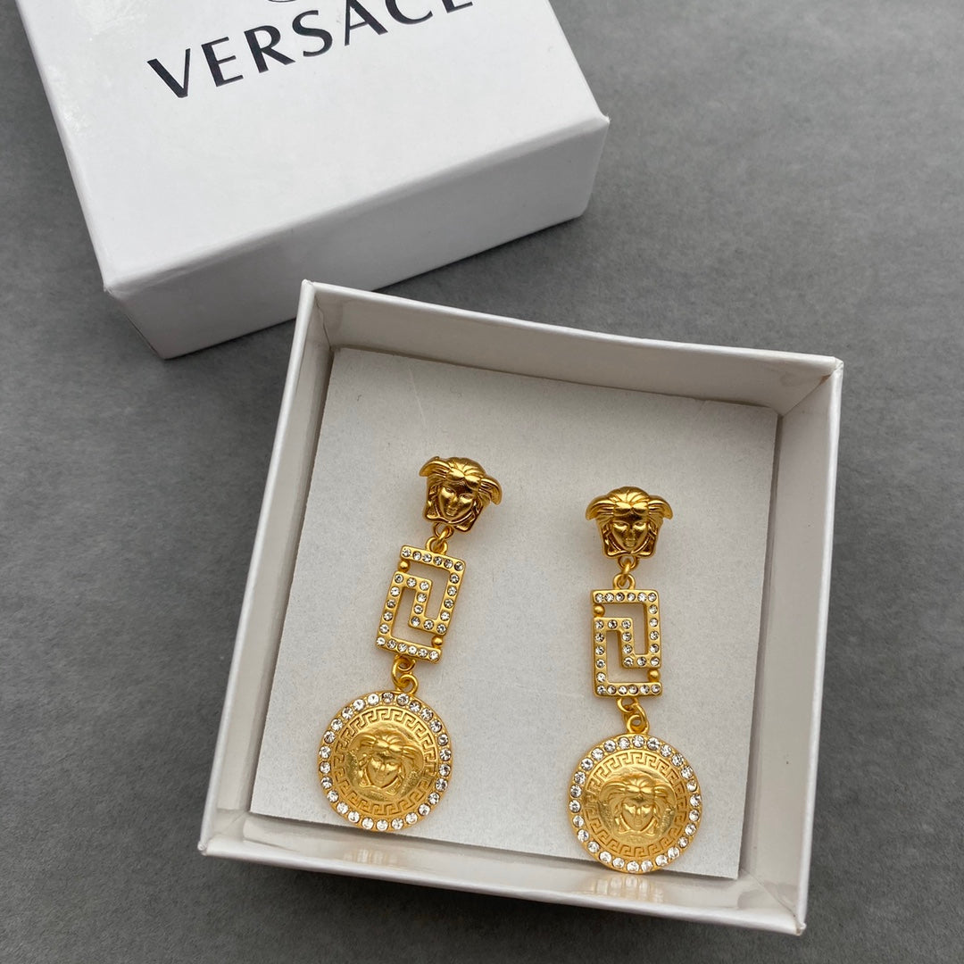 New maze earrings with head design