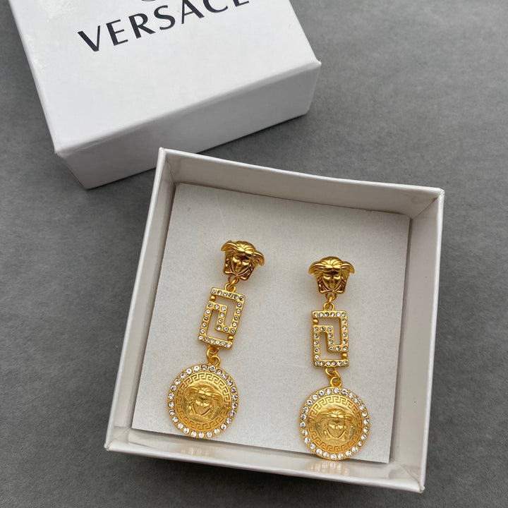 New maze earrings with head design