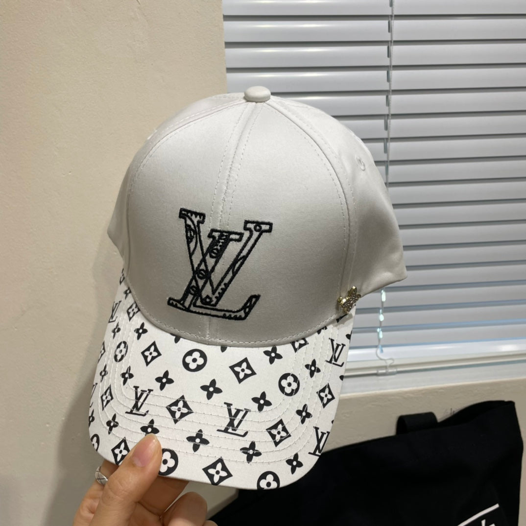 Two-color logo embroidered cap