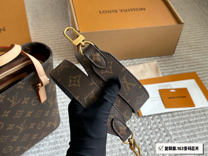 Vintage style monogrammed handbag