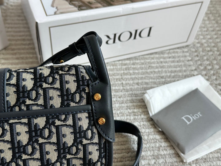 Patterned - Canvas Saddle Bag