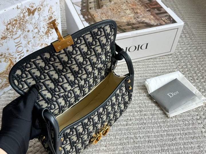 Patterned - Canvas Saddle Bag