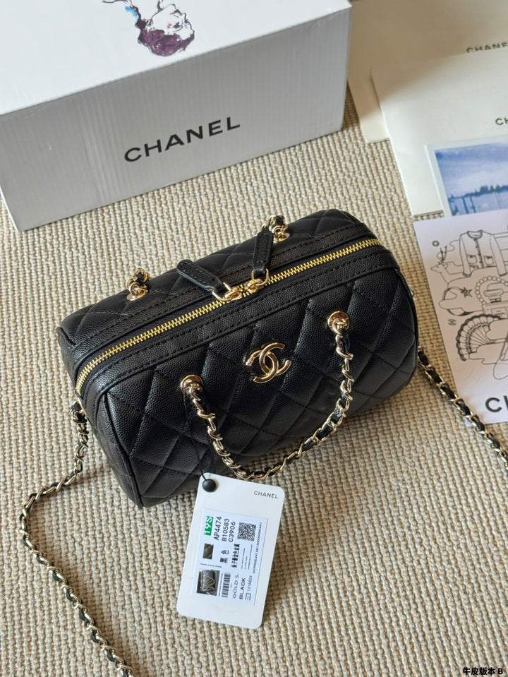 Boston Quilted Chain Tote