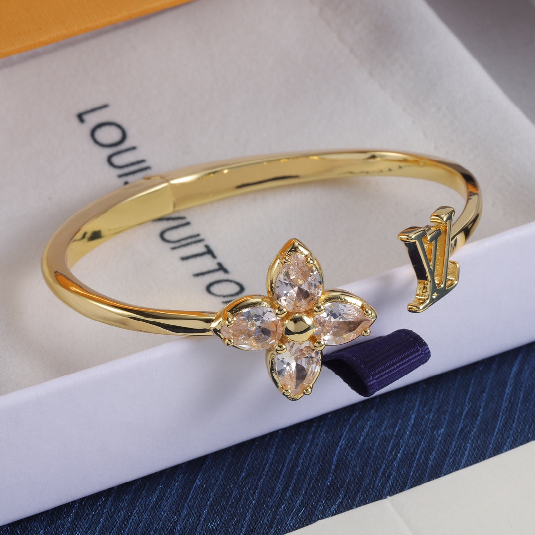 Fashion Gold Flower and Logo Bracelet