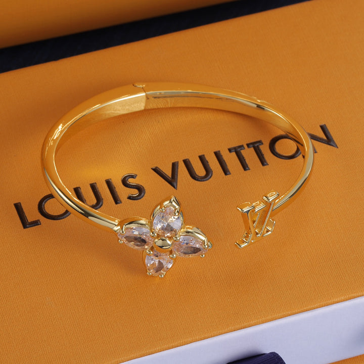 Fashion Gold Flower and Logo Bracelet