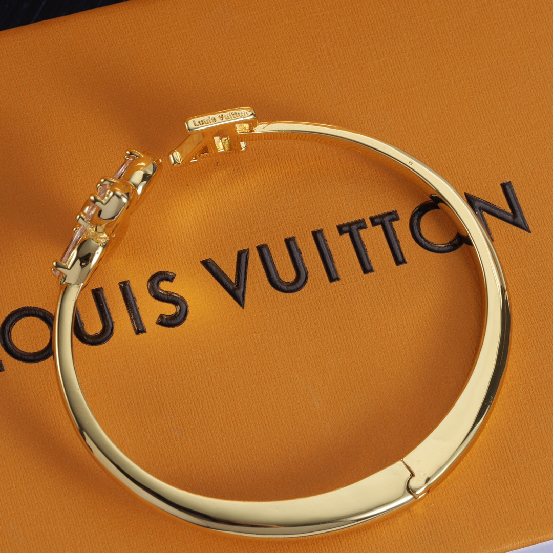 Fashion Gold Flower and Logo Bracelet