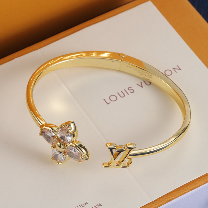 Fashion Gold Flower and Logo Bracelet