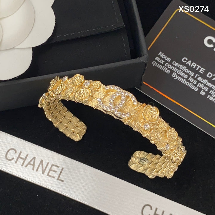 Golden Embossed Crystal Bracelet