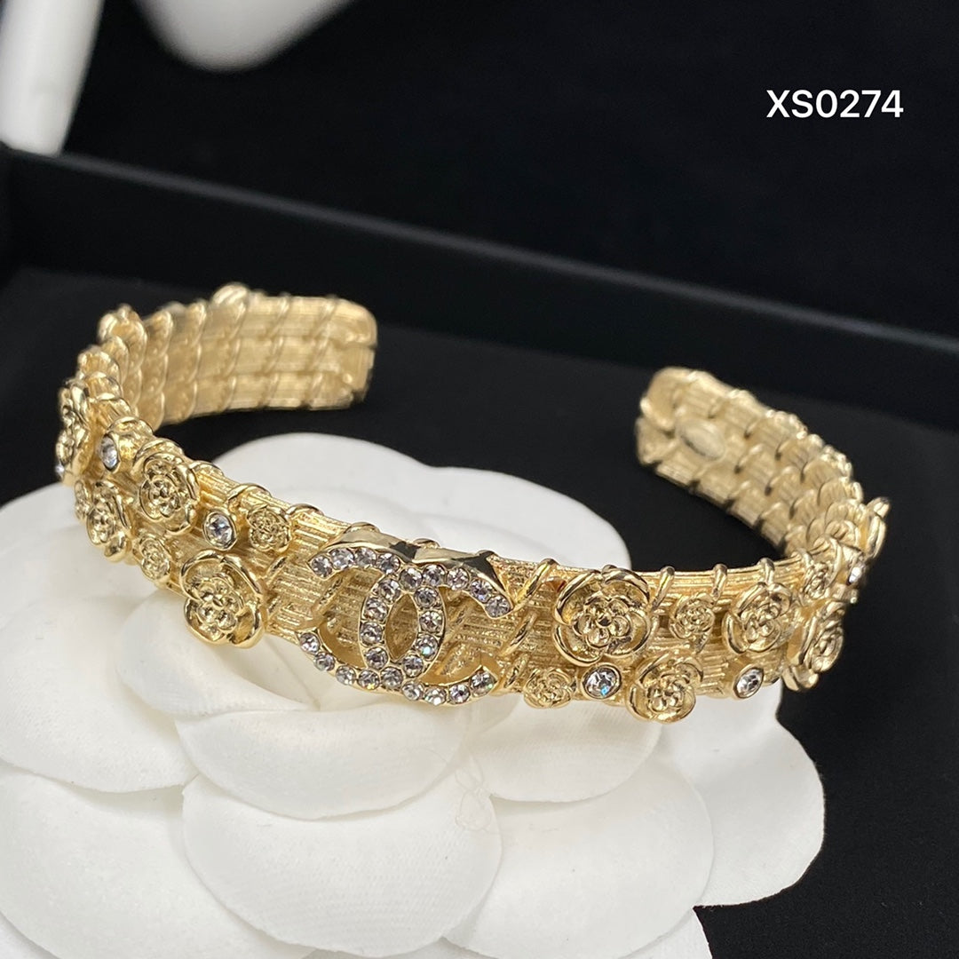Golden Embossed Crystal Bracelet