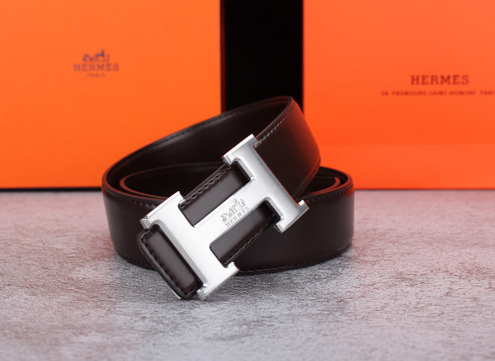 Two-tone metal H-buckle belt