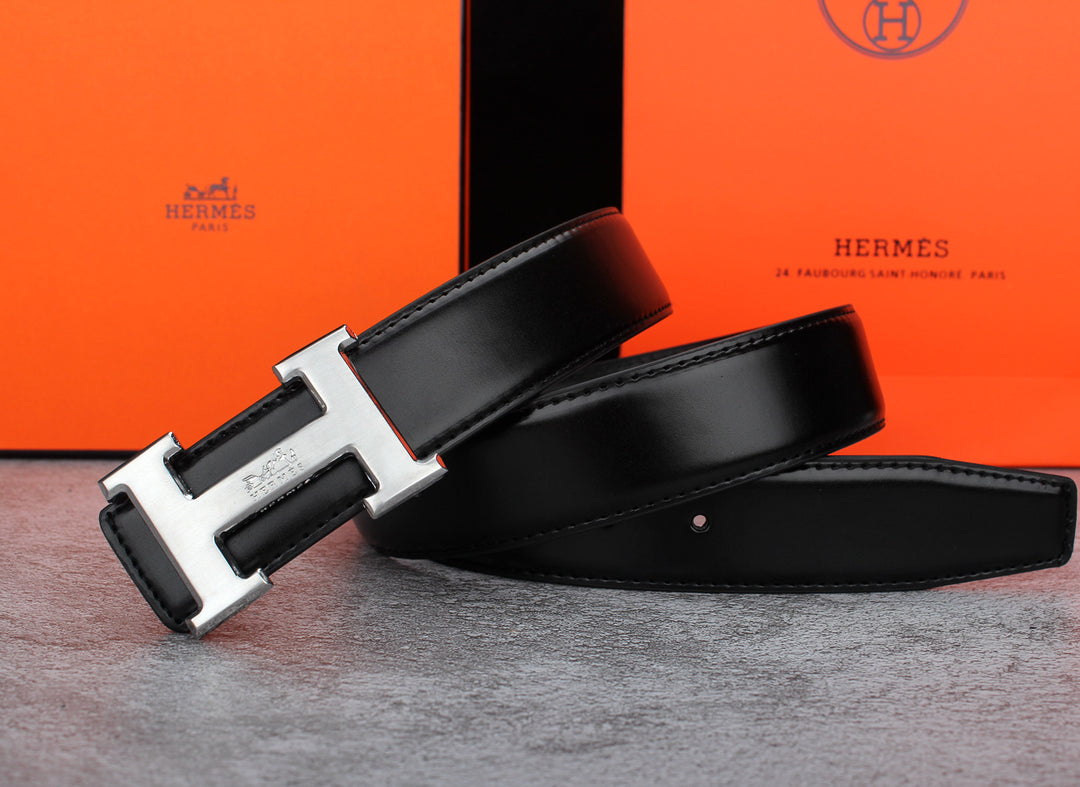 Two-tone metal H-buckle belt