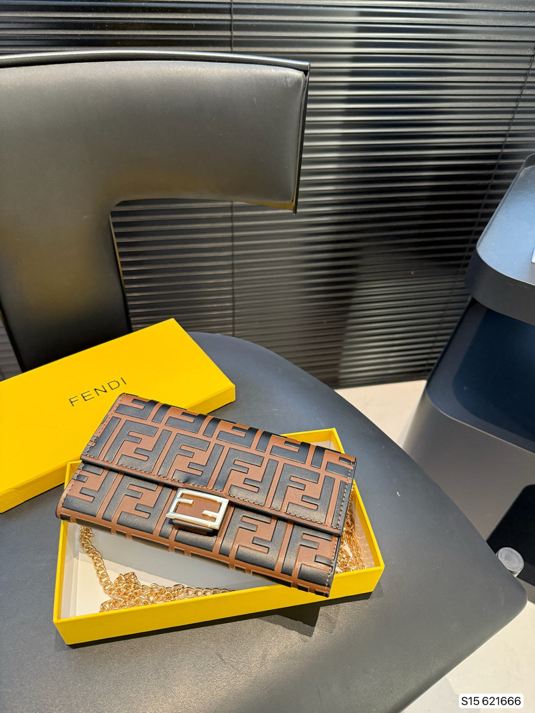 3 Color Double F Embossed Chain Bag