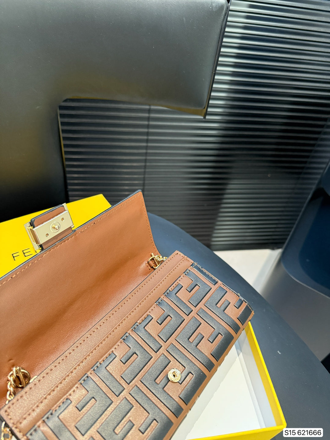 3 Color Double F Embossed Chain Bag