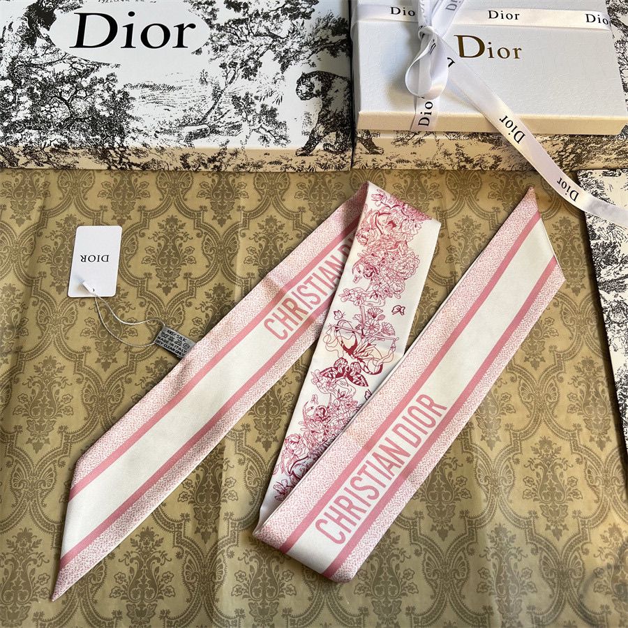 Classic DR Printed Silk Scarf Hair Bundle