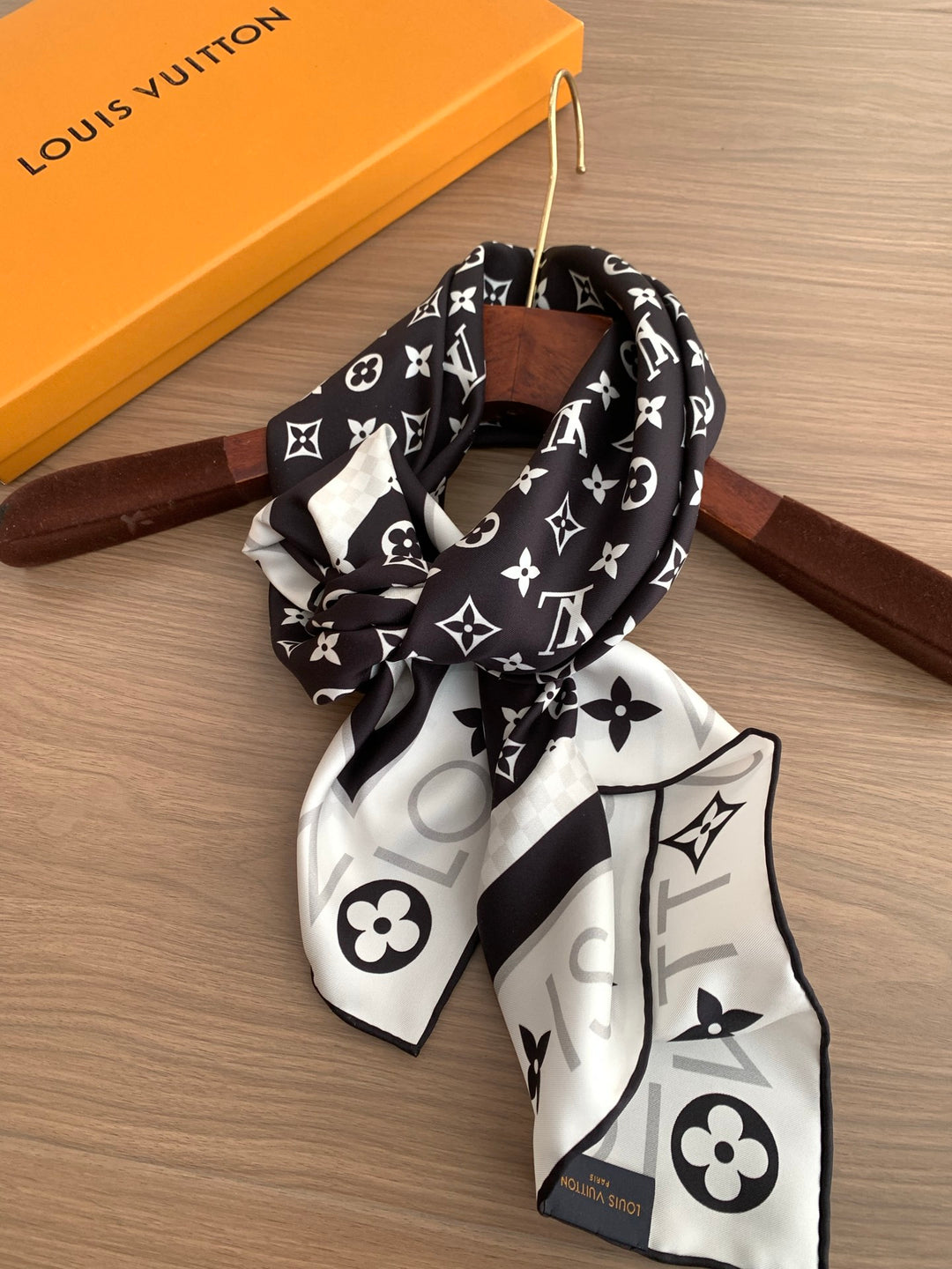 Classic Old Flower Black and White Silk Scarf