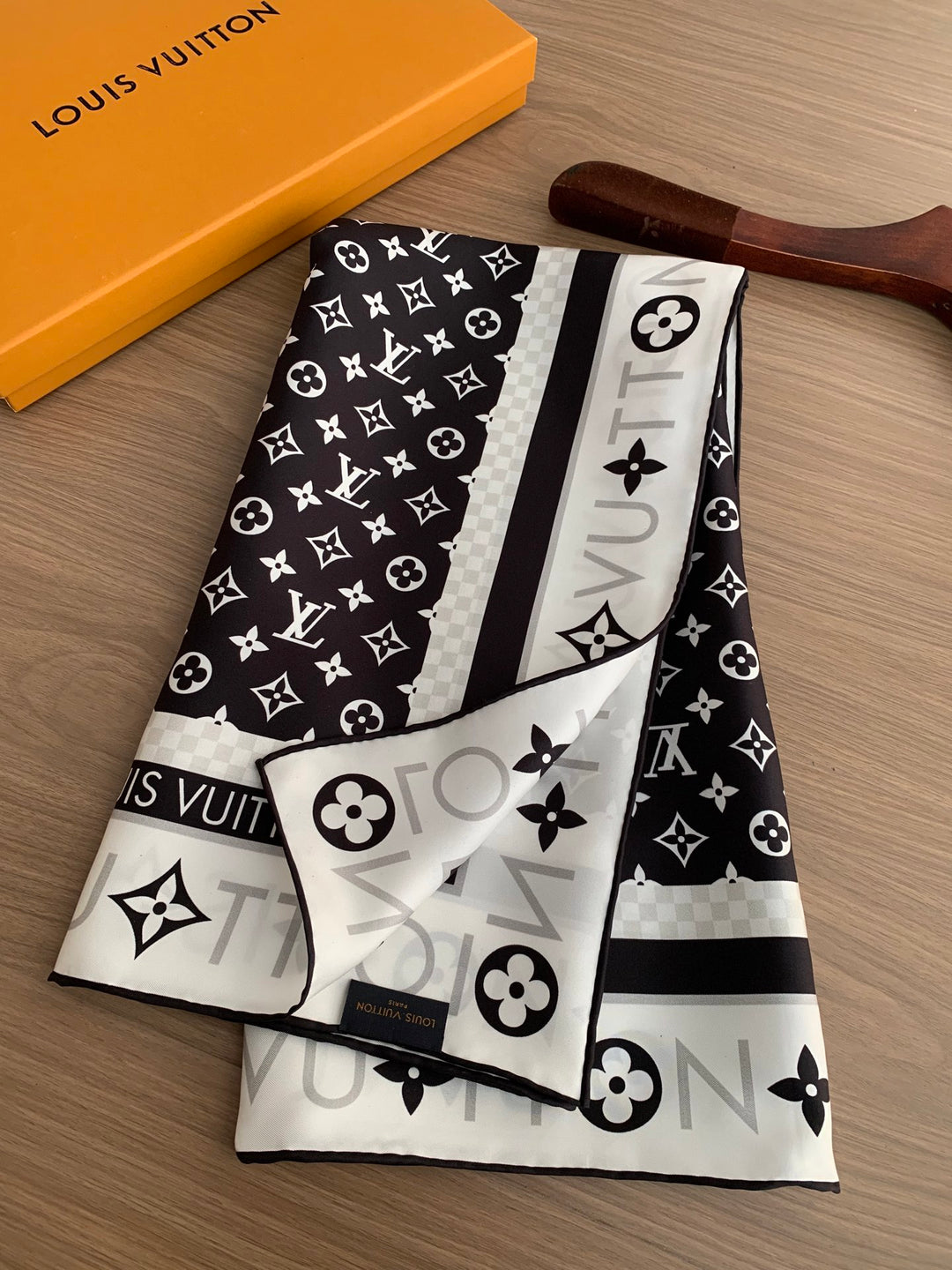Classic Old Flower Black and White Silk Scarf