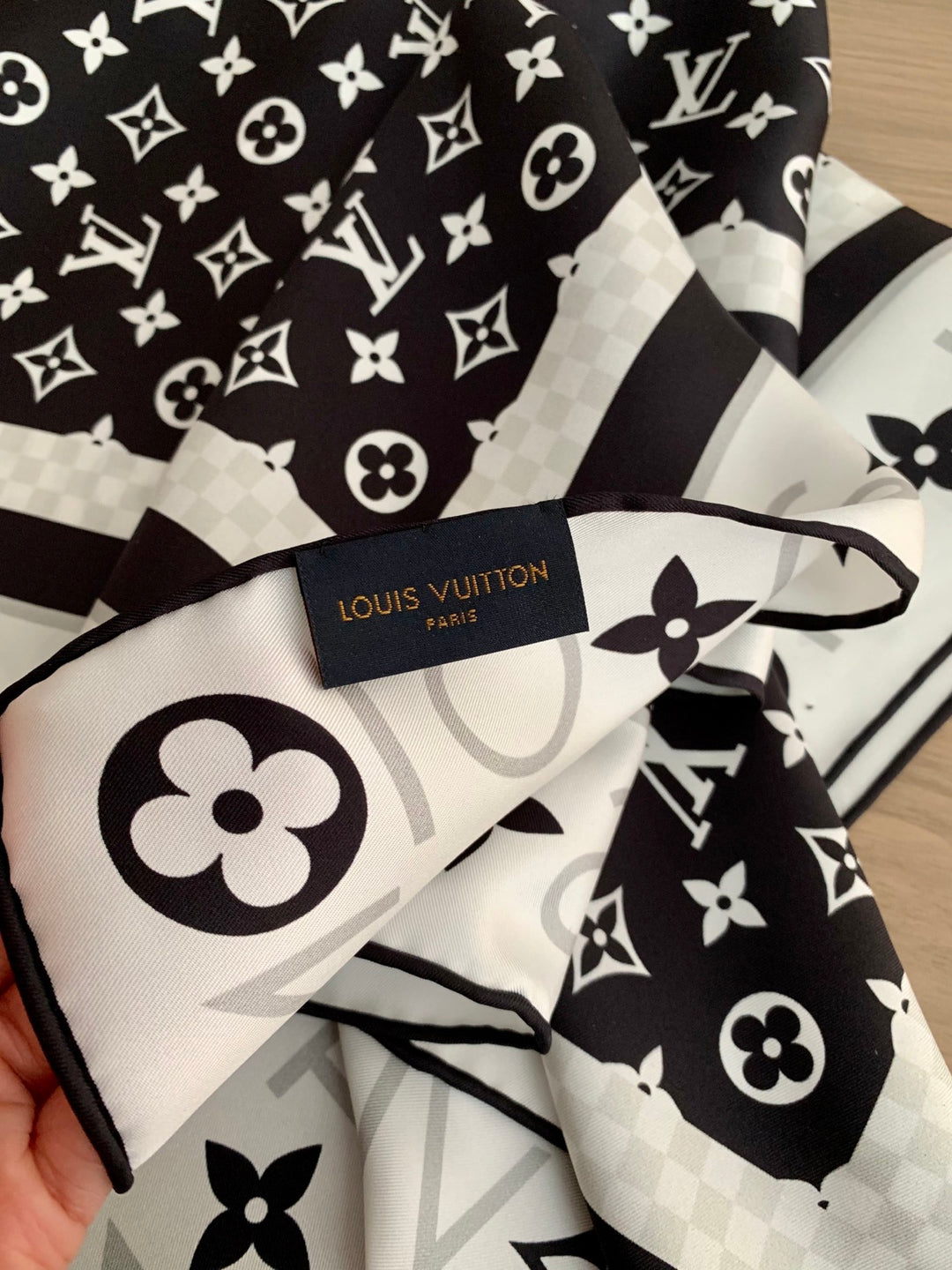 Classic Old Flower Black and White Silk Scarf