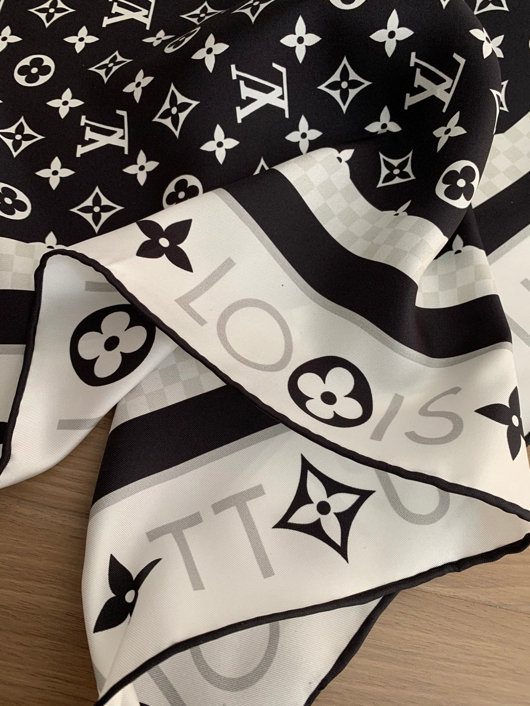 Classic Old Flower Black and White Silk Scarf