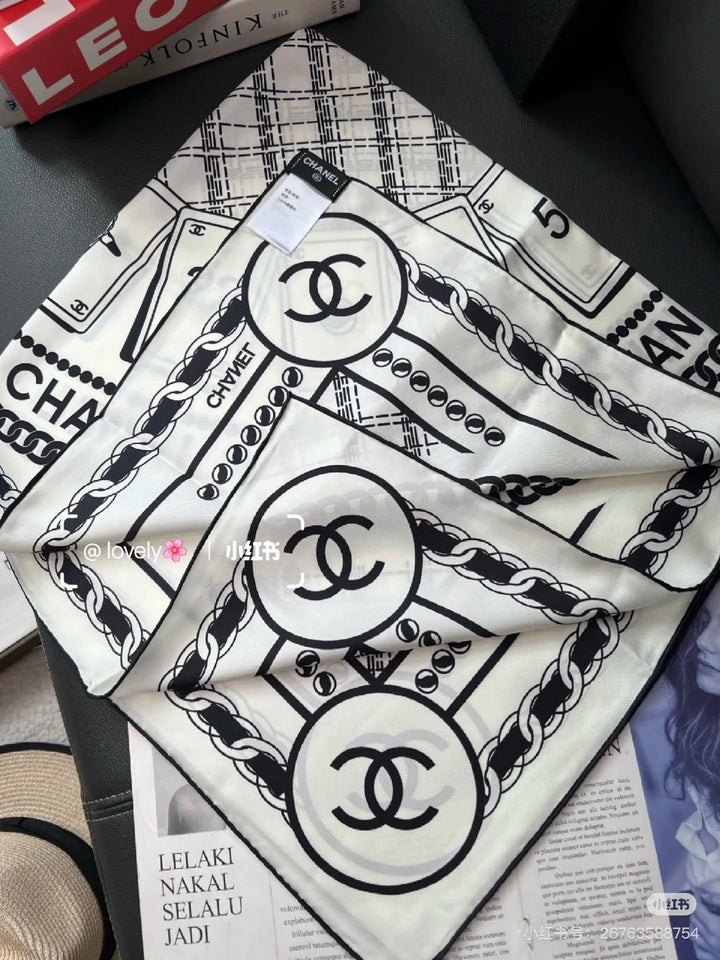 Fashion Chain Letter Silk Square Scarf