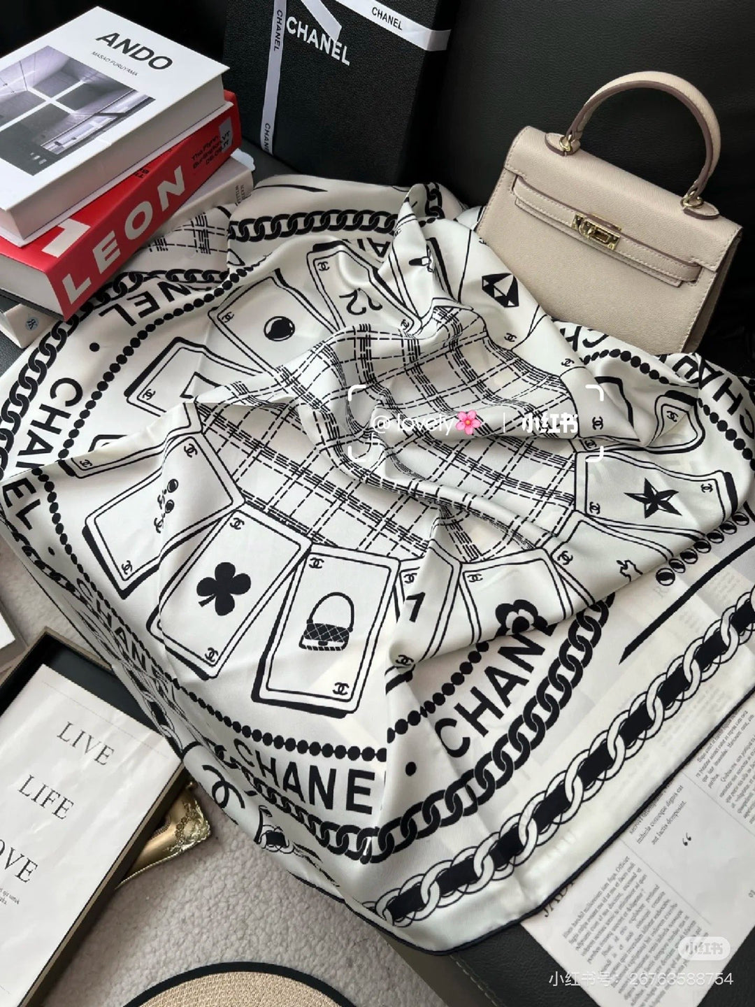 Fashion Chain Letter Silk Square Scarf
