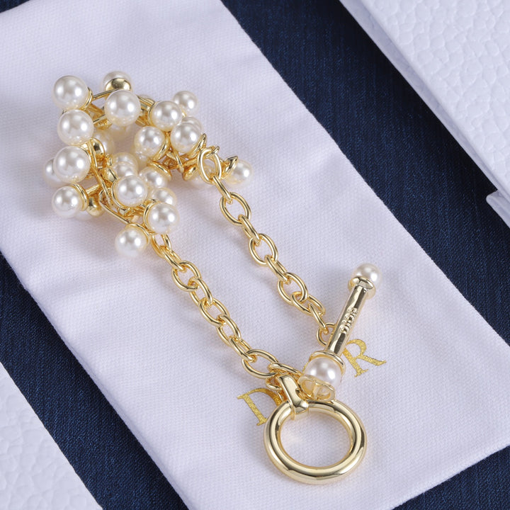 Fashion Pearl Cluster Clasp Bracelet