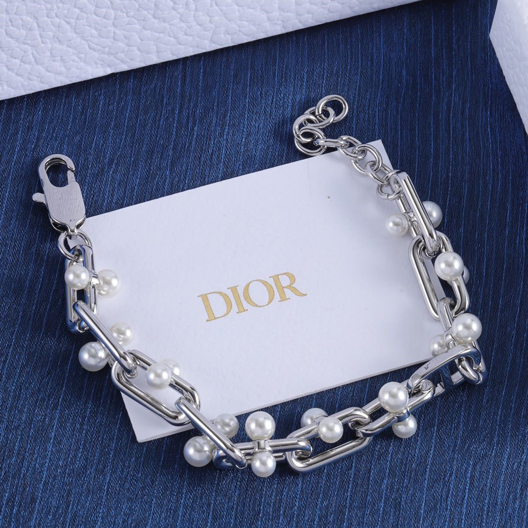 Elegant Pearl Inlay Bracelet