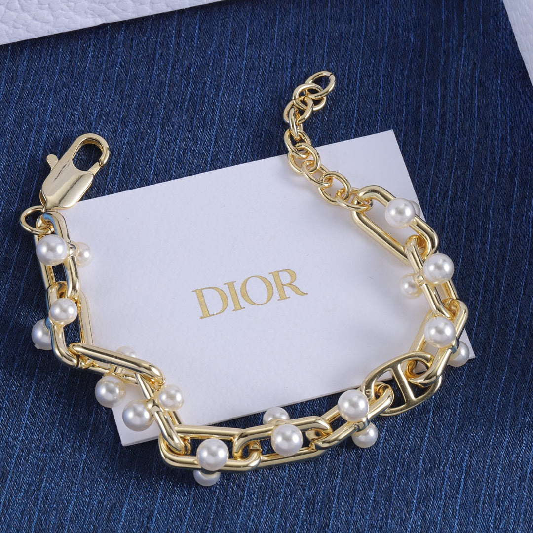 Elegant Pearl Inlay Bracelet