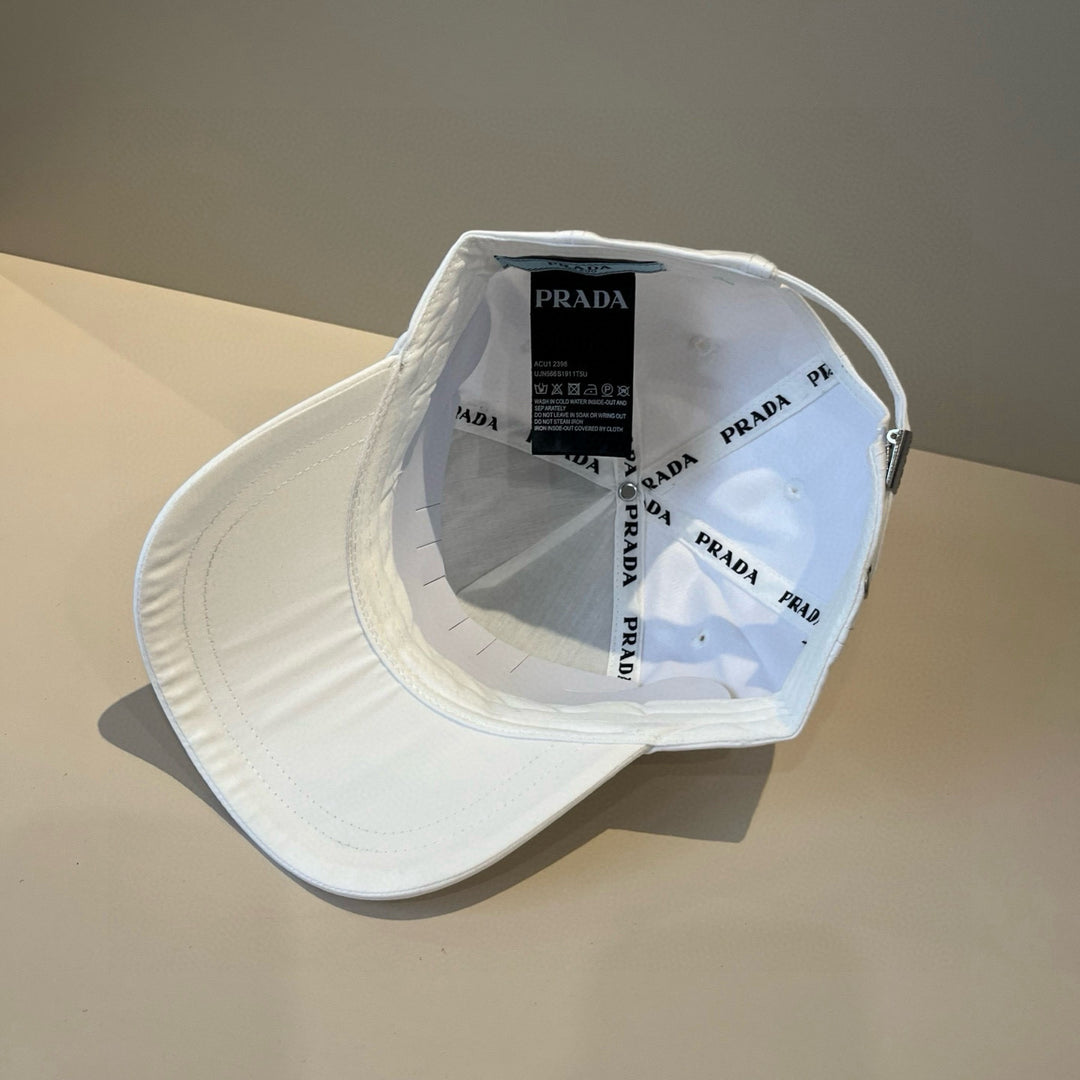 Two-color Delicate Triangle Logo Baseball Cap