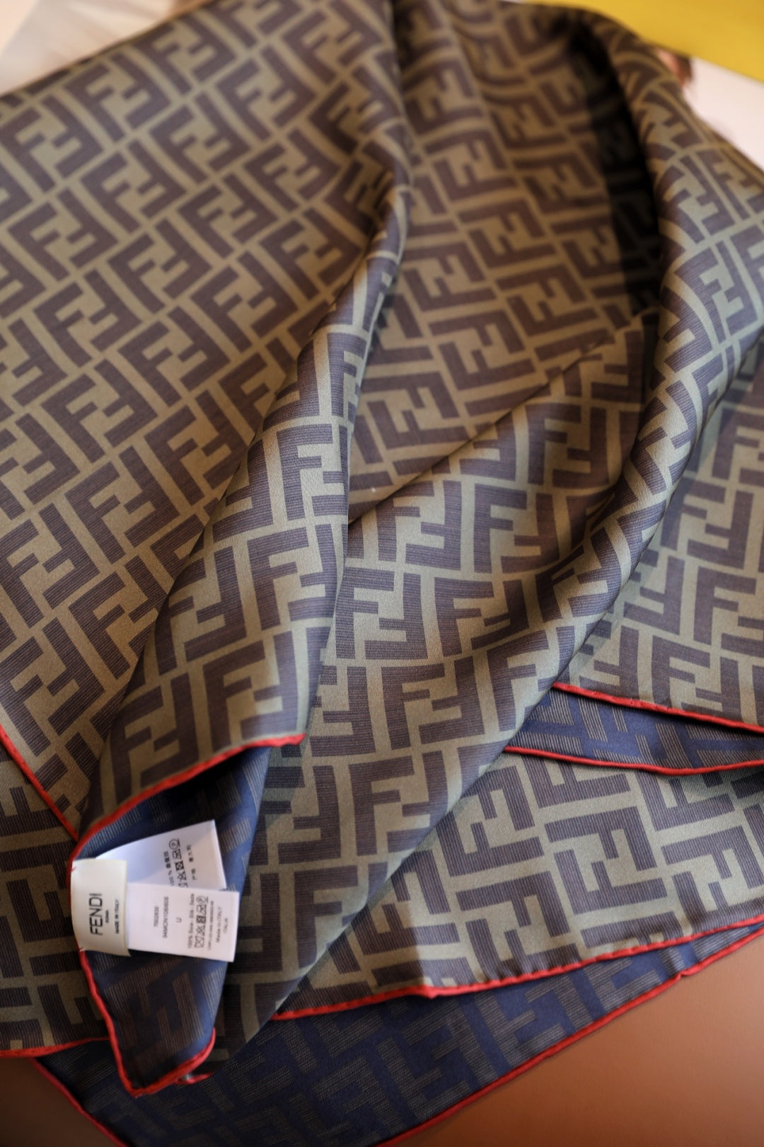 Classic double F printed pattern silk scarf