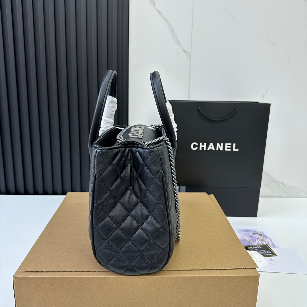 Classic Plaid Chain Tote