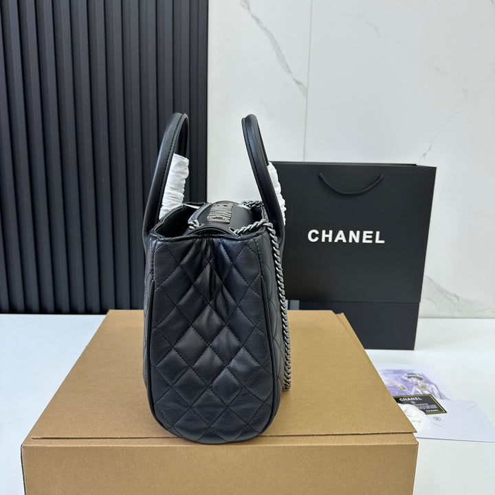 Classic Plaid Chain Tote