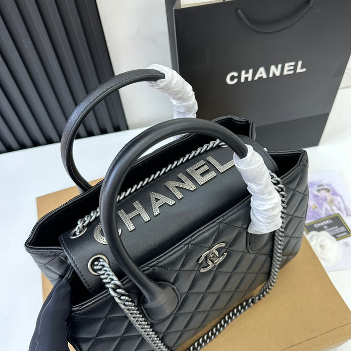 Classic Plaid Chain Tote