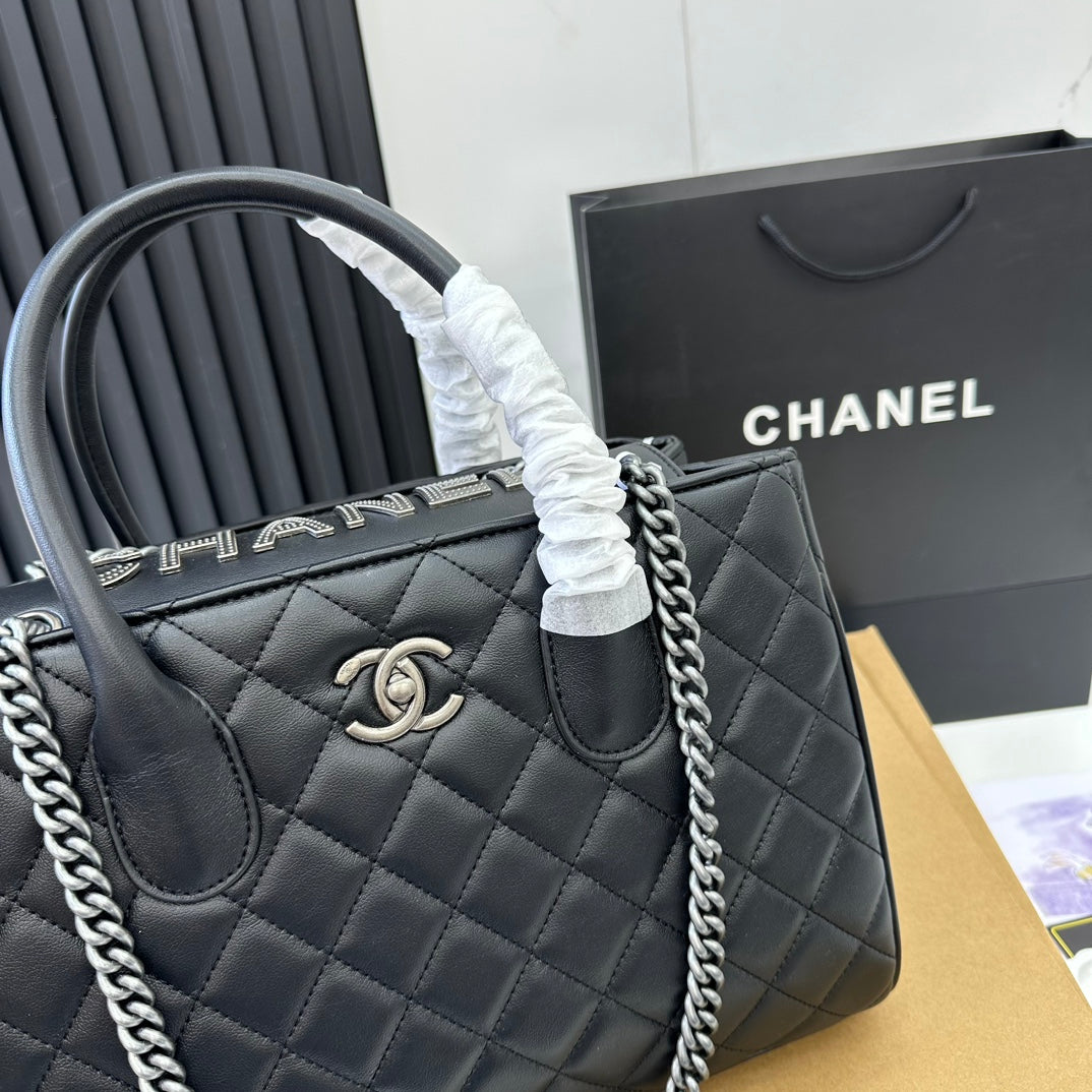 Classic Plaid Chain Tote